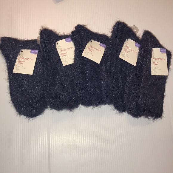 Xhilaration Accessories - Woman’s slipper socks 🆕 SZ OS color Navy set of 5